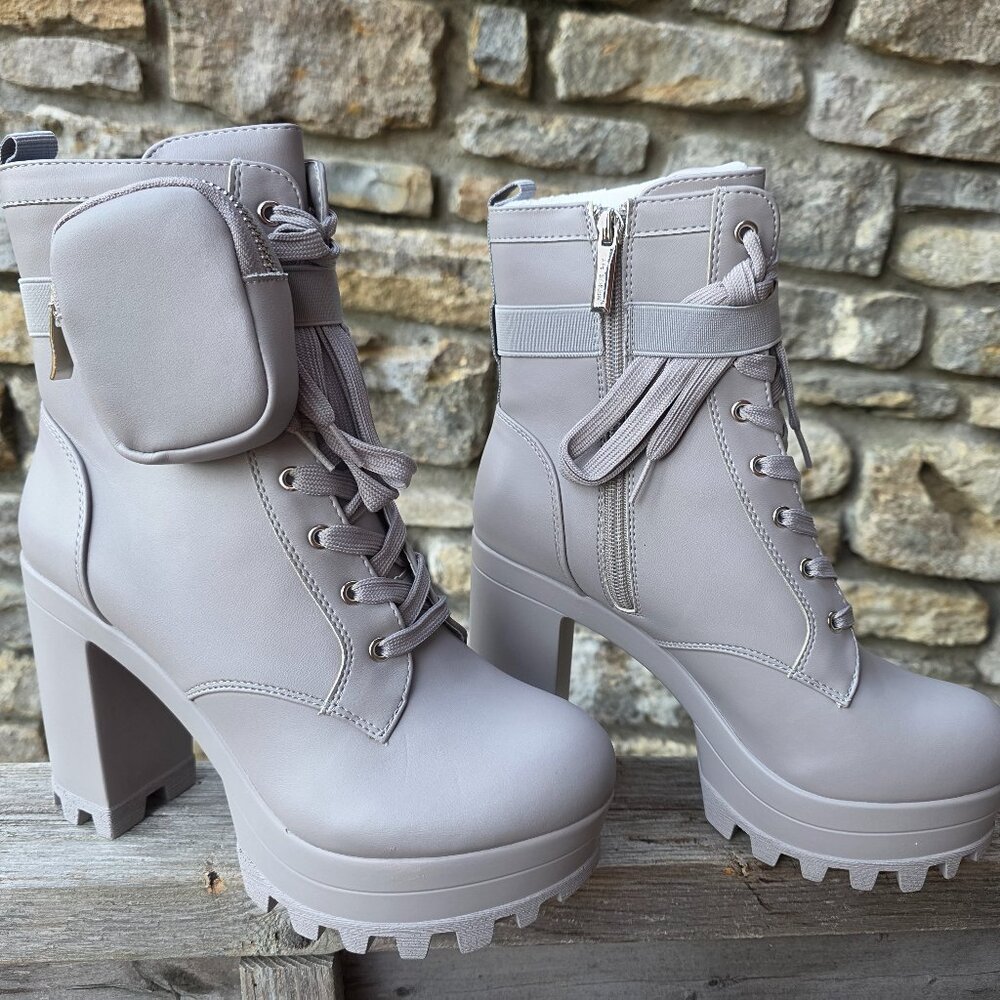 Cape Robbin Monik Chunky Block heel with Boots Side pouch NWT